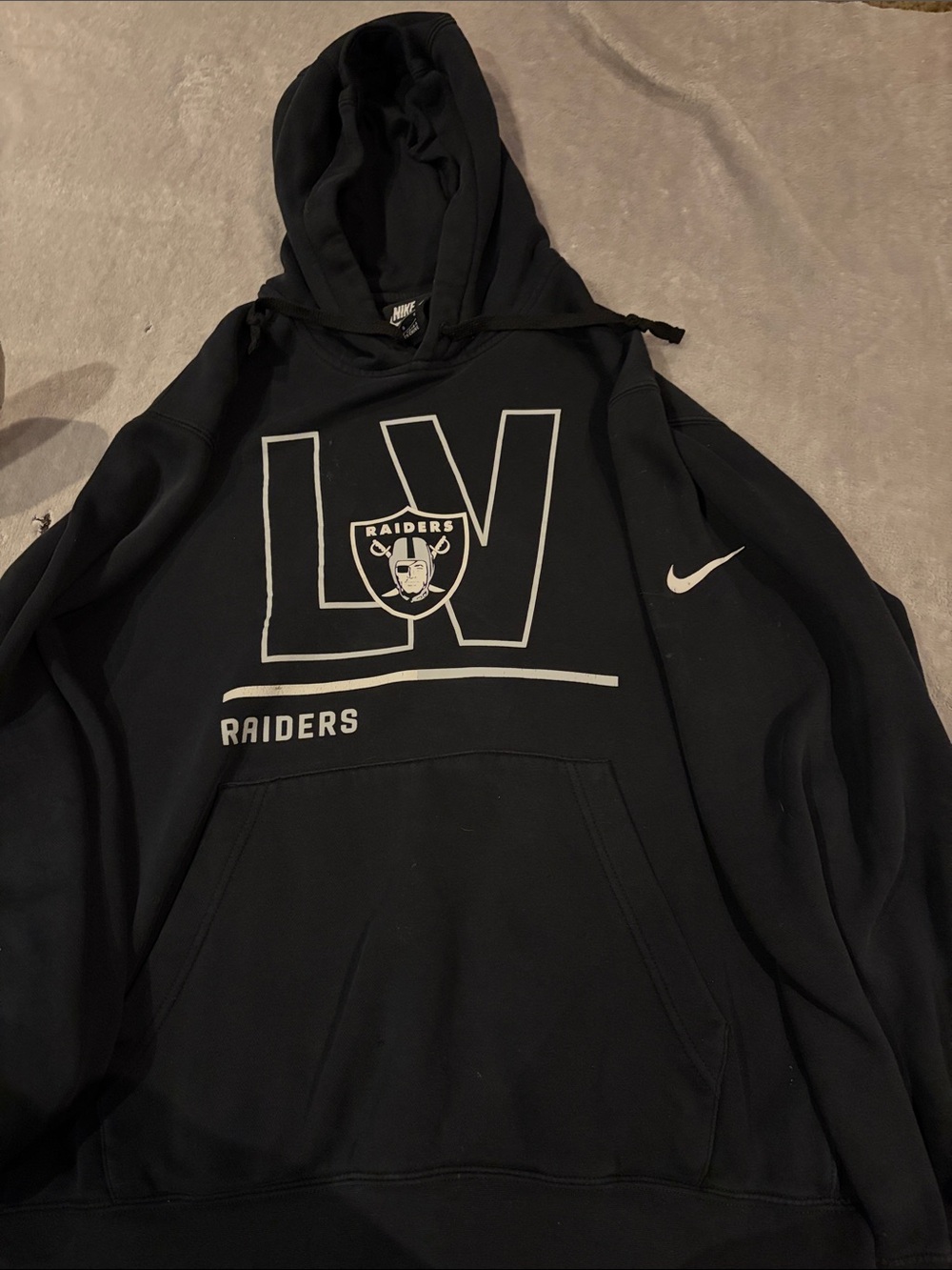 Nike Black Las Vegas Raiders Pullover Hoodie with LV Graphic